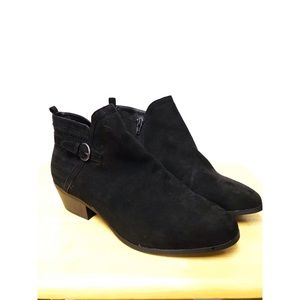 Black booties size 10 wide